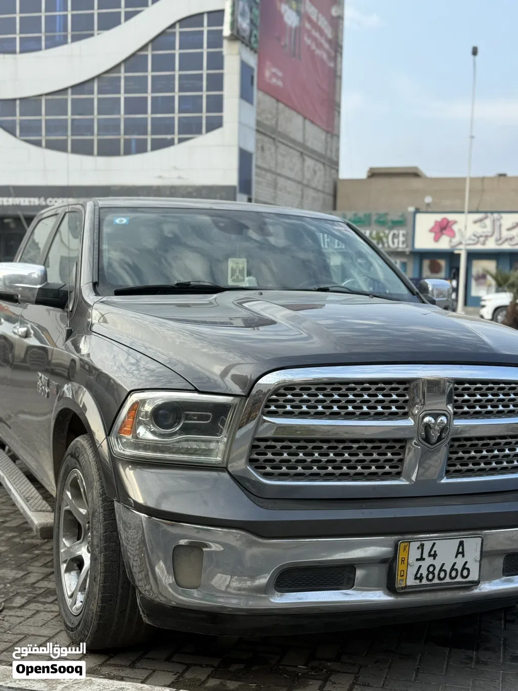 دۆج Ram 1500 Laramie Crew