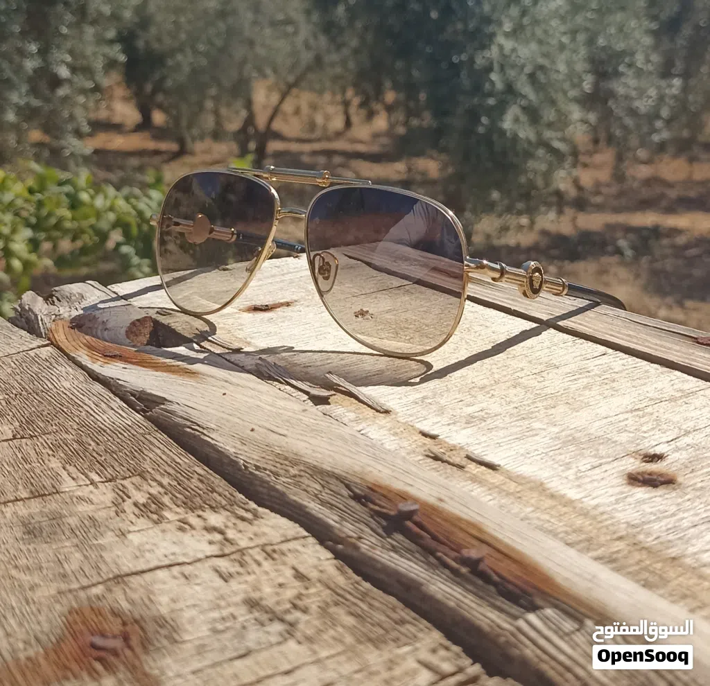 نظارة فرزاتشي Aviator أصلية ذهبية – فخامة وأناقة – حالة ممتازة جداً .