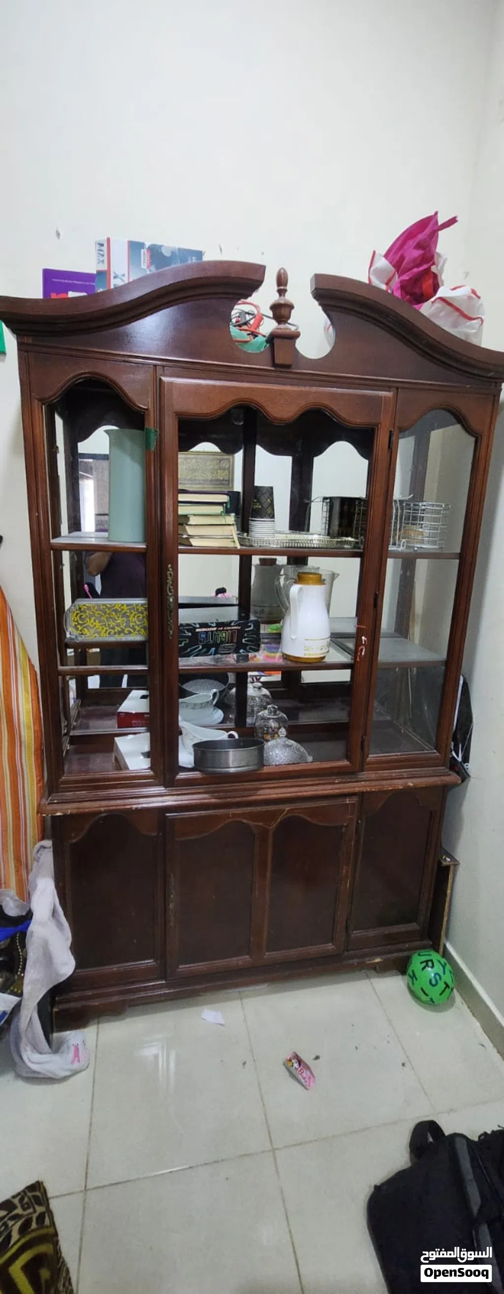 Cupboard 5bd, Mattress 4bd, table 1bd, cleaning stuff 1bd,