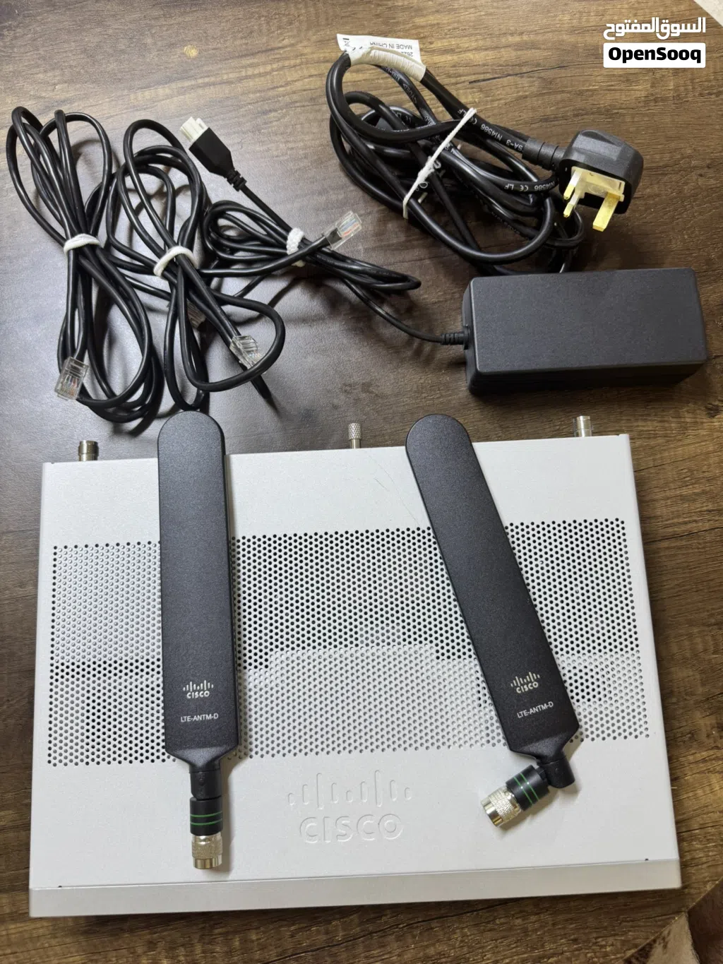 للبيع: راوتر سيسكو احترافي Cisco ISR 1100 Series (موديل C1111-4PLTE) - بحالة ممتازة
