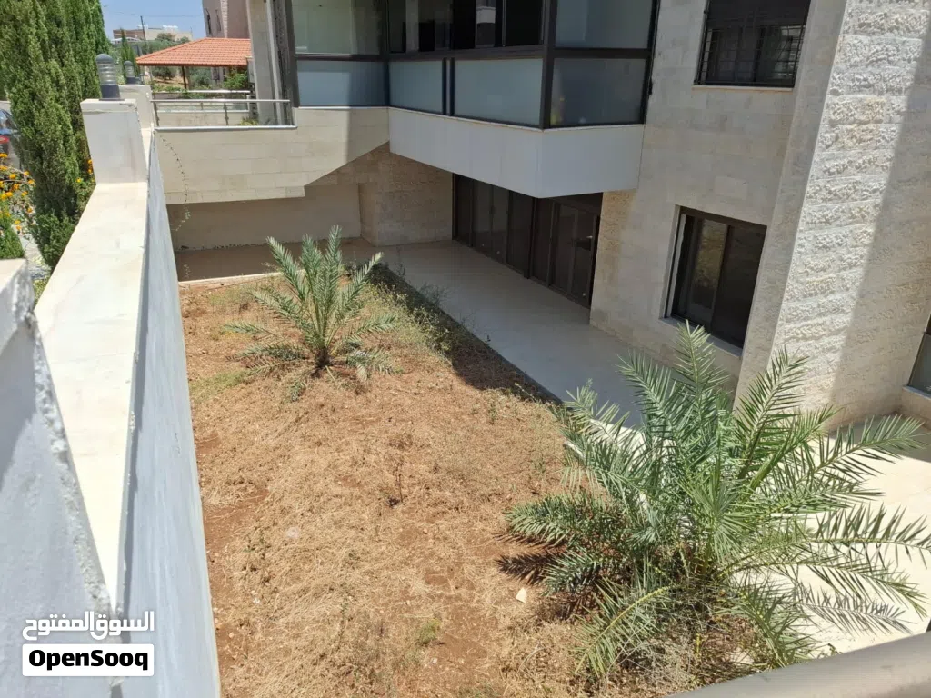 شقة مميزة(الظهير-الطبقة) مرج الحمام خلف مدارس الراهبات الوردية شارع المطار