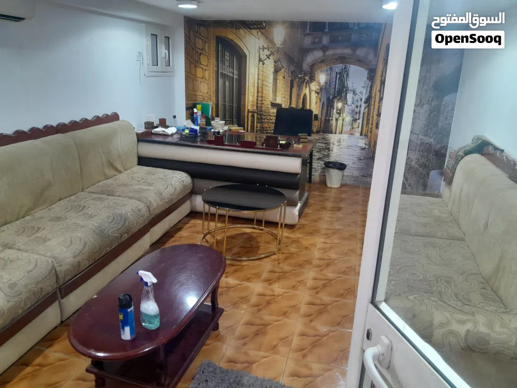 شقتين كبار في نفس العمارة في 602 افظل مربع في خط مدرسة شهداء الواجب