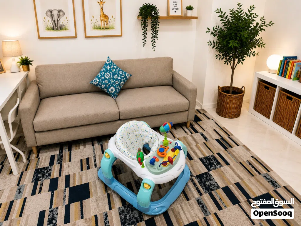 Almost New Junior Baby Walker عربة بيت للاطفال ماركة جونيور جديدة تقريباً