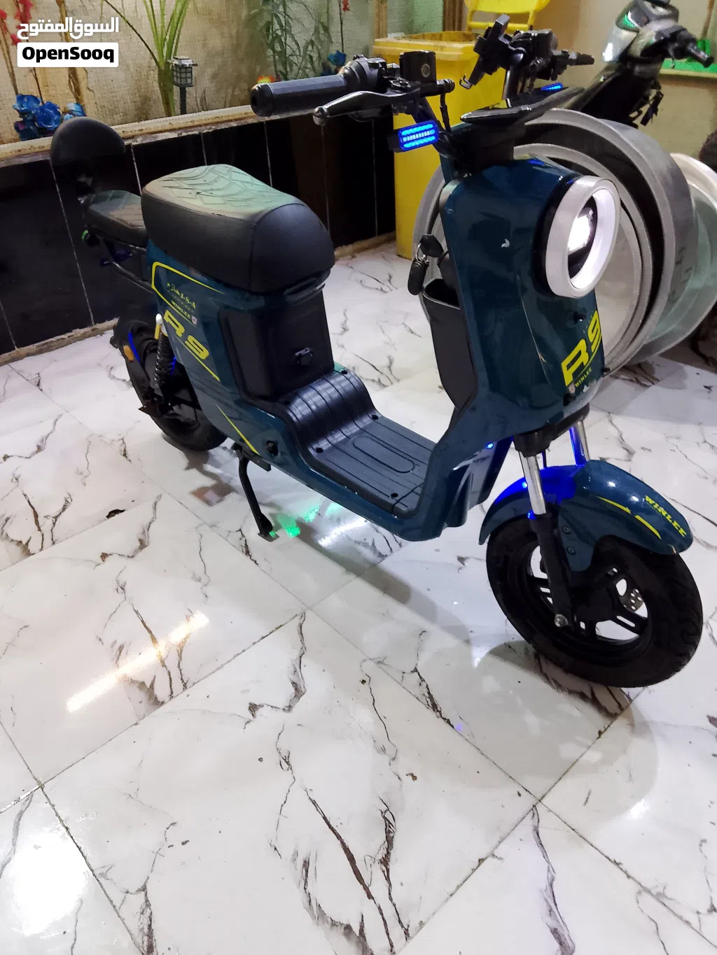 دراجه شحن ار9 كفاله عامه كلشي ما بيهه ابد بطاريات 32 سعر 390 وبيهه مجال اقره الوصف مهم
