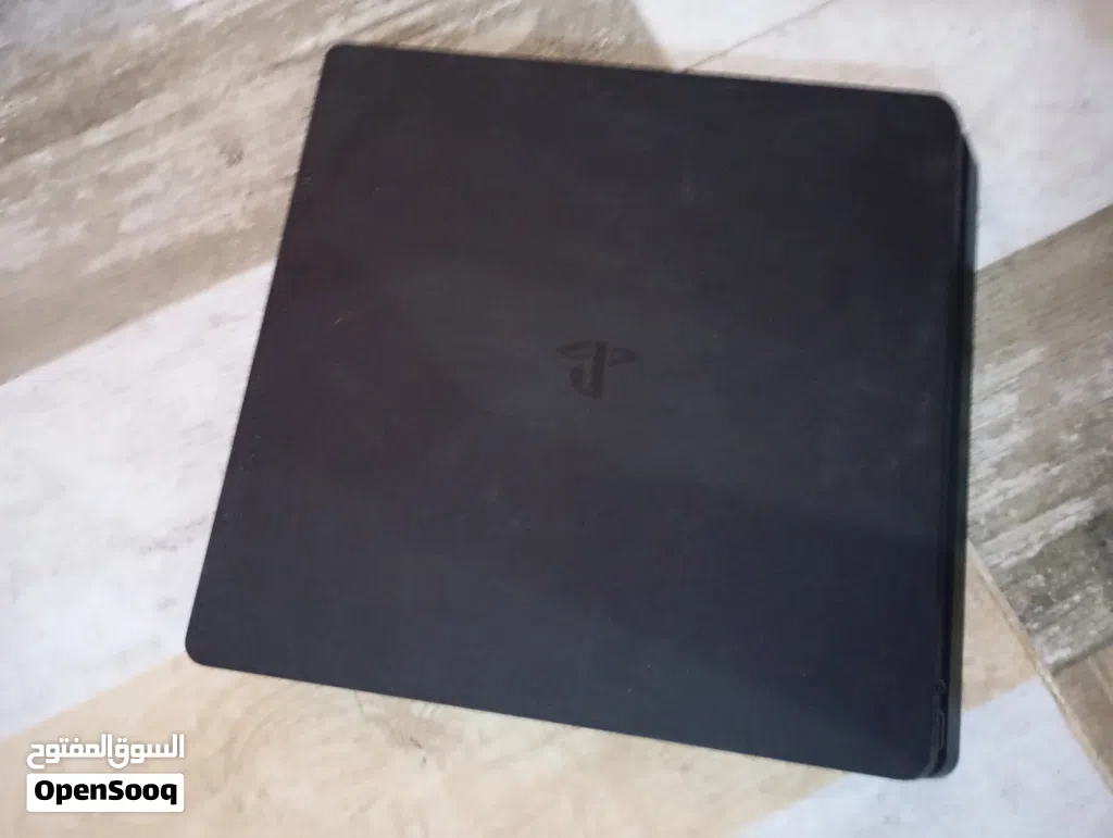 ps 4 بلايستيشن فور نضيف جدا