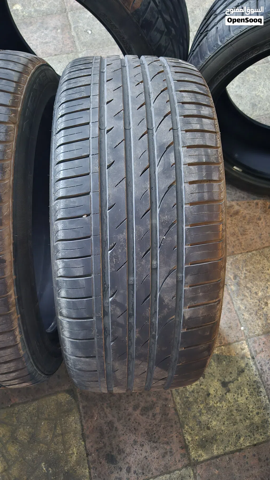 للبيع اطارات نيكسن مقاس 235/45R18 سنة الصنع 2024