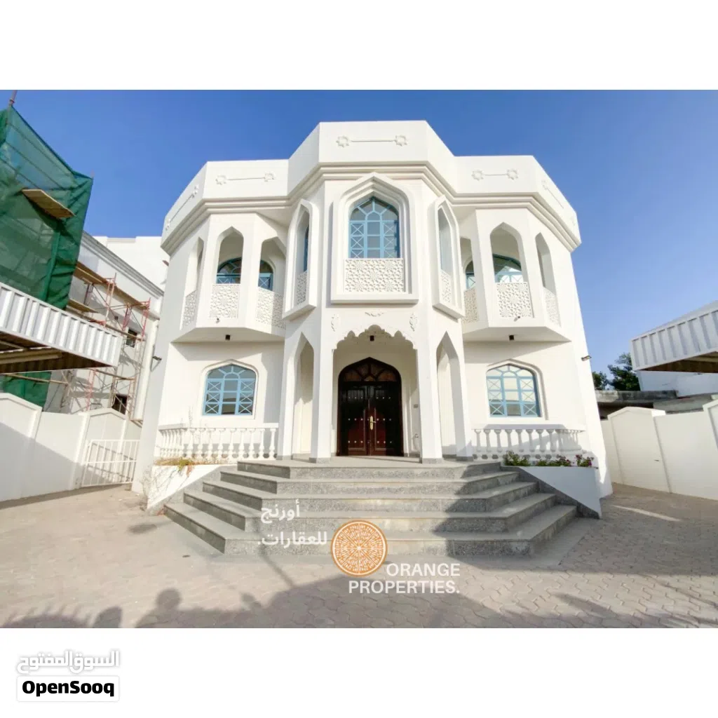 Beachside Villa Shatti Al Qurum فيلا قريبة من البحر شاطئ القر