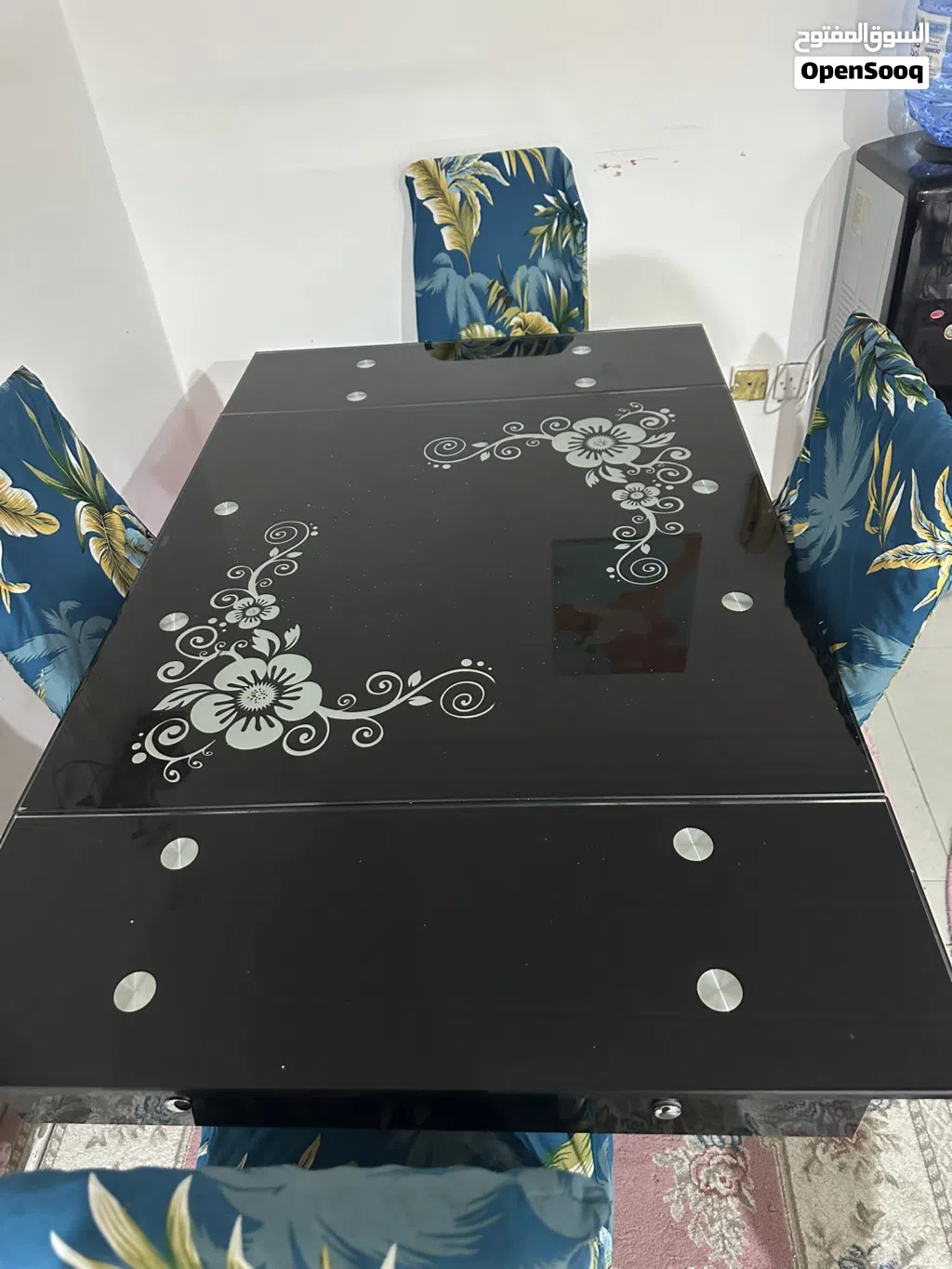 طاوله طعام