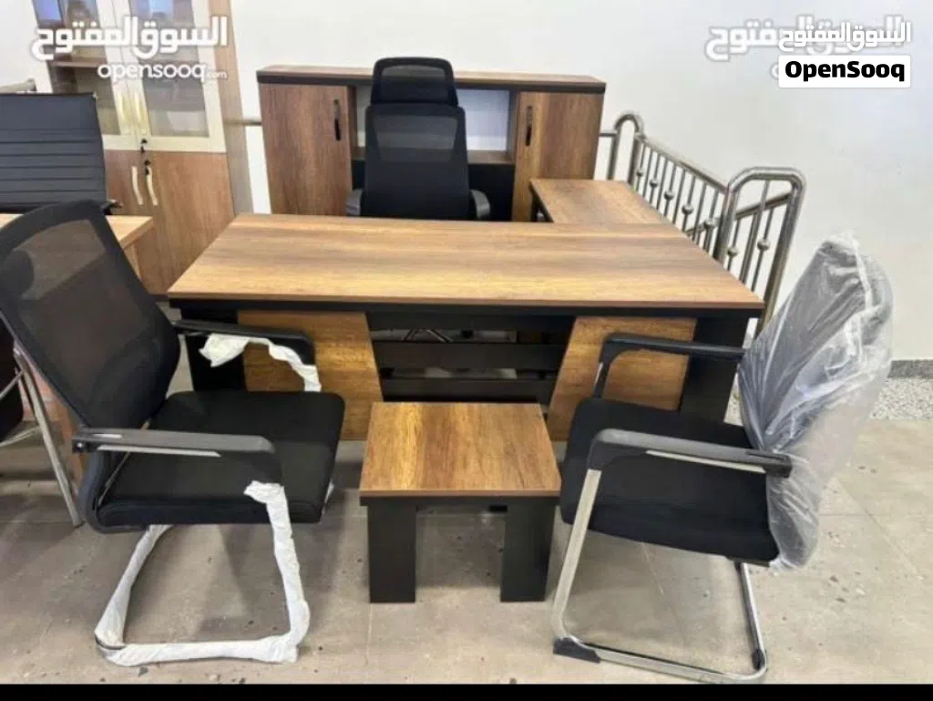 مكاتب ادارية ومكاتب موظفين بأسعار وتشكيلات متنوعة