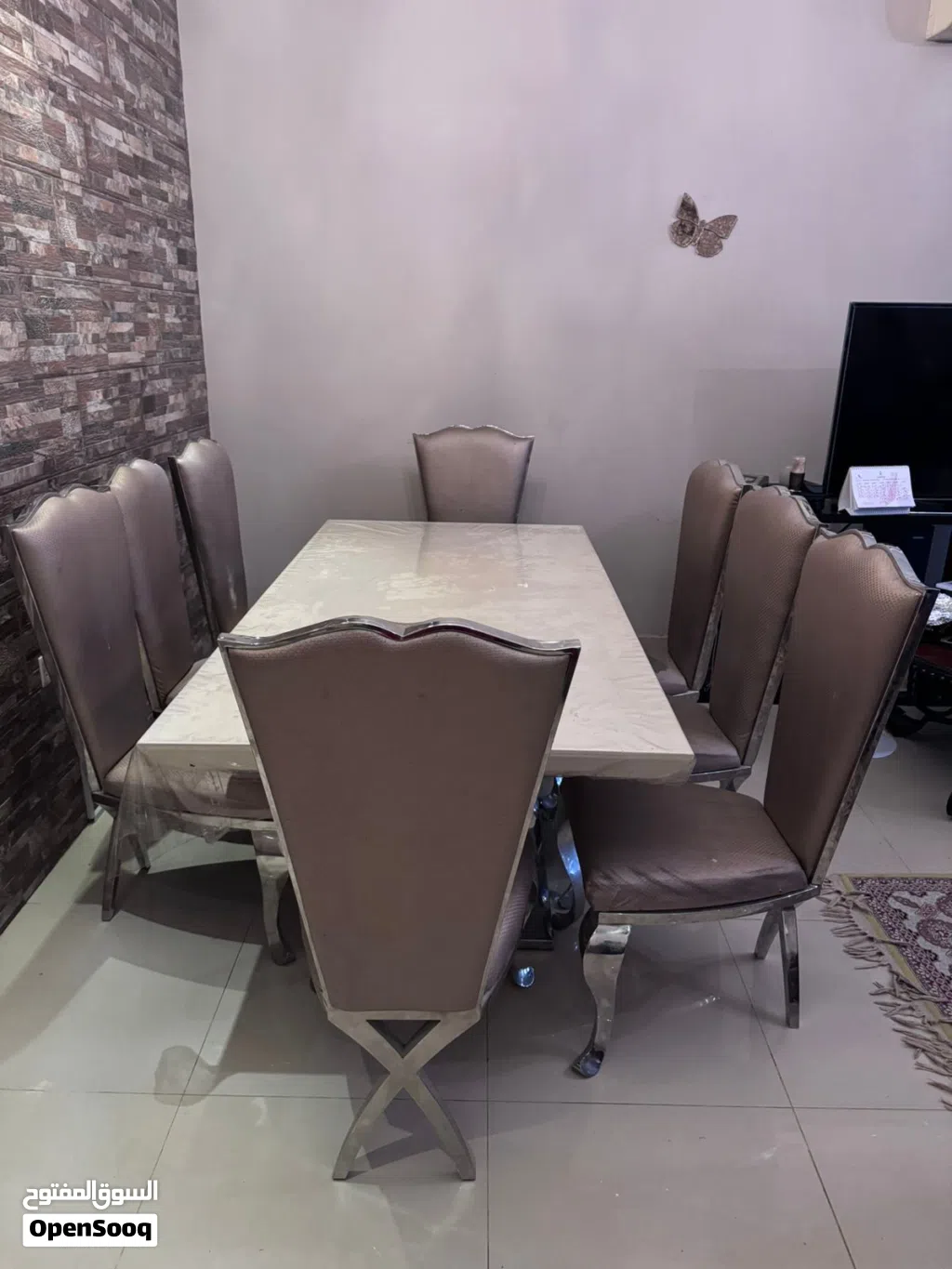 طاولة طعام 8 اشخاص