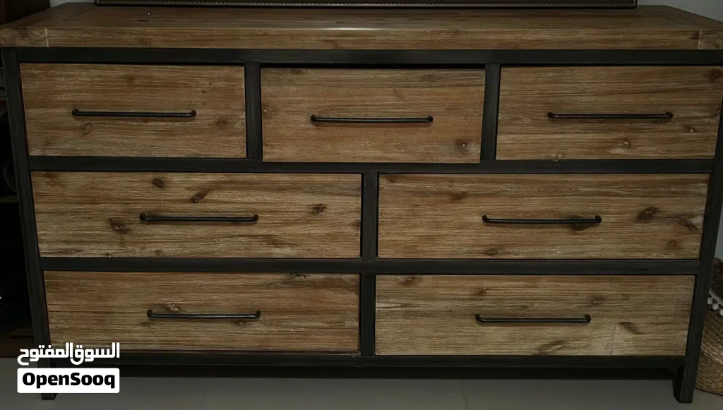 Modern Industrial 7-Drawer Dresser - Solid Wood & Metal)