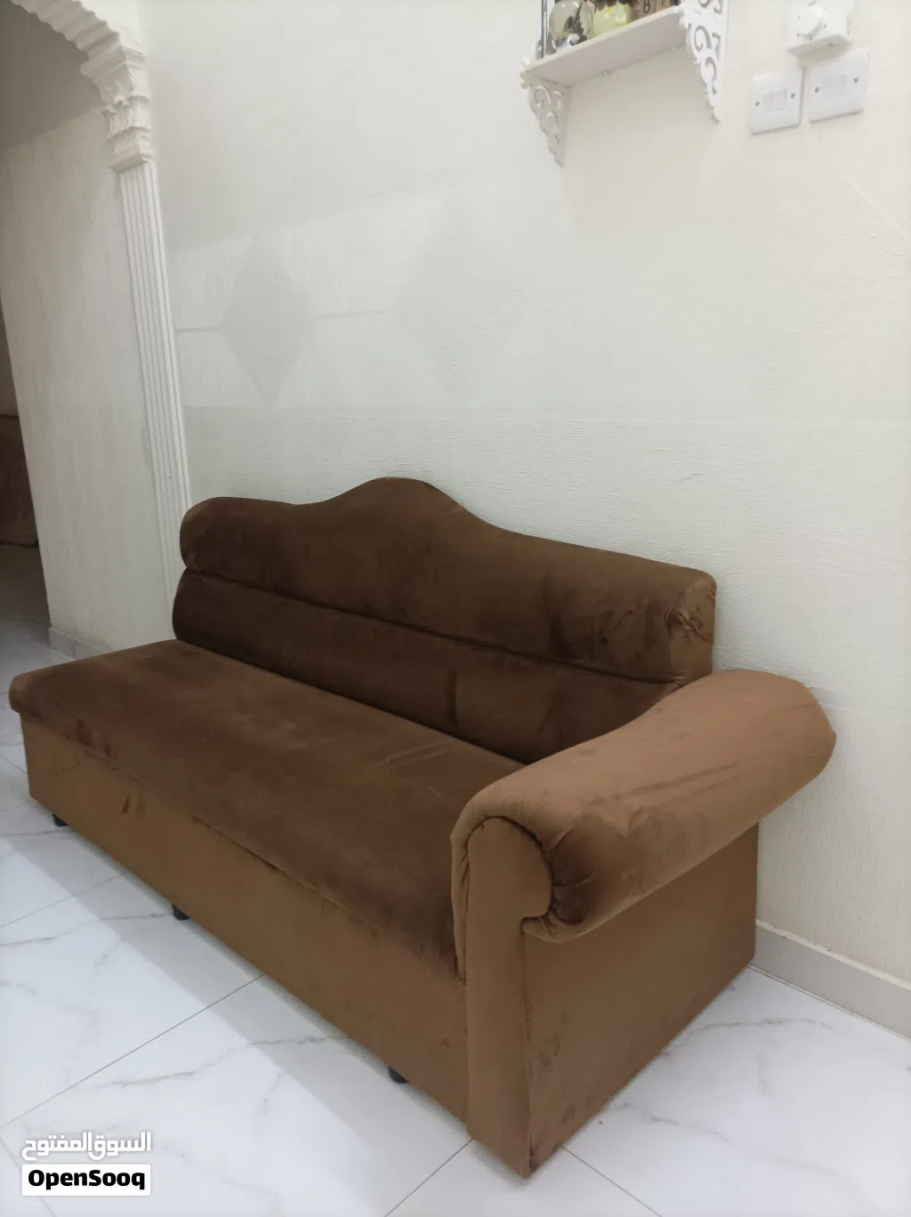 كنبة سرير بحالة ممتازة