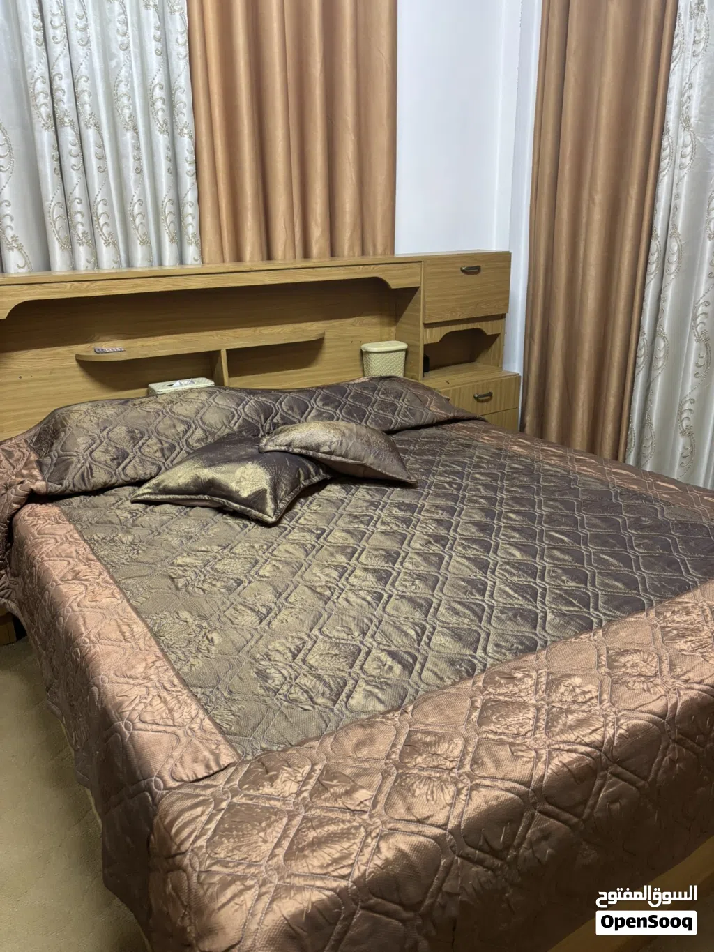 غرفة نوم مستعملة بحالة الجديد