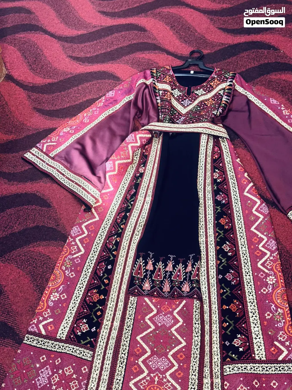 ثوب للبيع ((المستعجل))