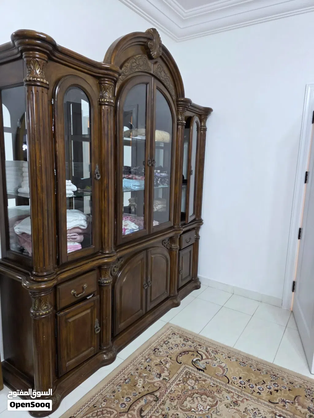 wooden cabinet excellent condition