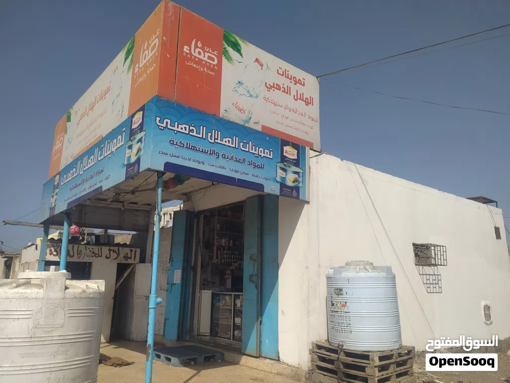 منزل على خط ساحل ابين المساحة 30*28متر تقريبا موقع ممتاز يصلح فندق على الساحل للجادين فقط