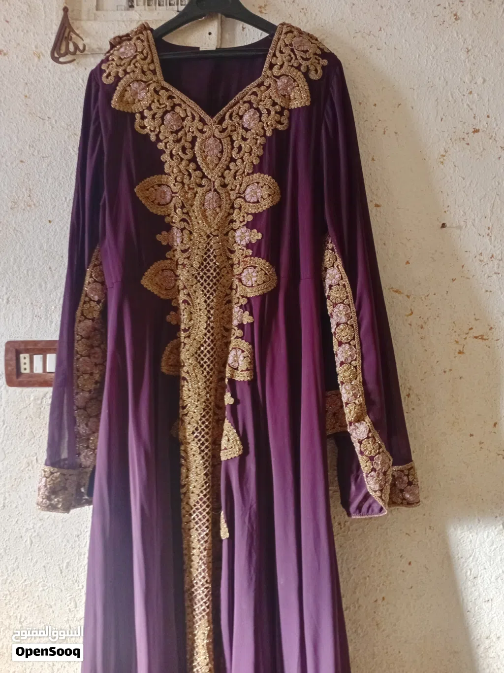 اثواب وفساتين بأسعار مختلفه