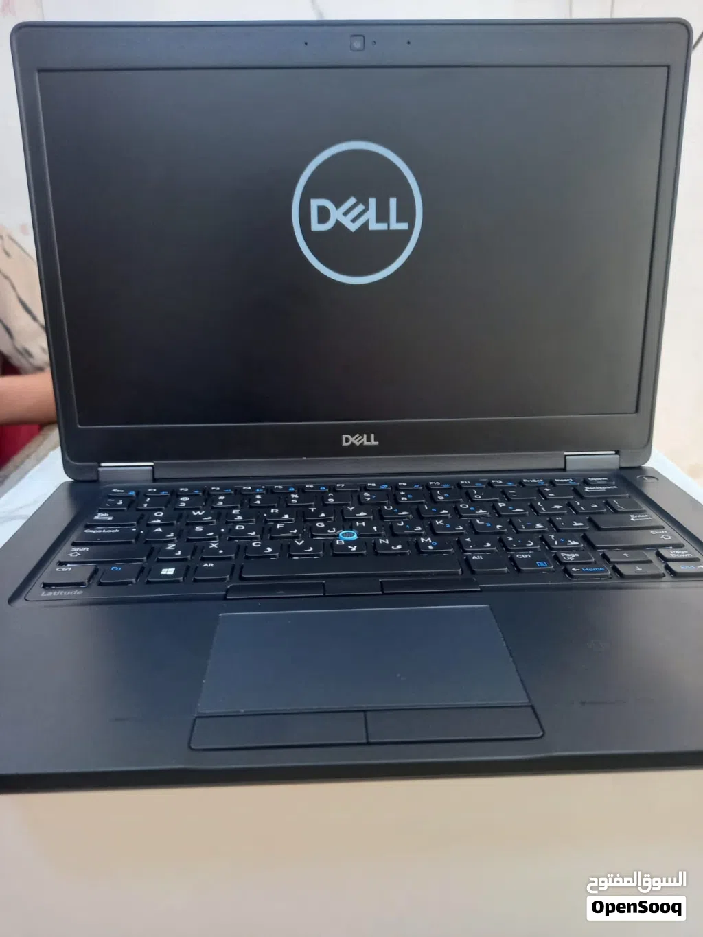 الجيل السابع dell . الهارد 256 ssd الرام. 8 ddr4 حجم الشاشة 14