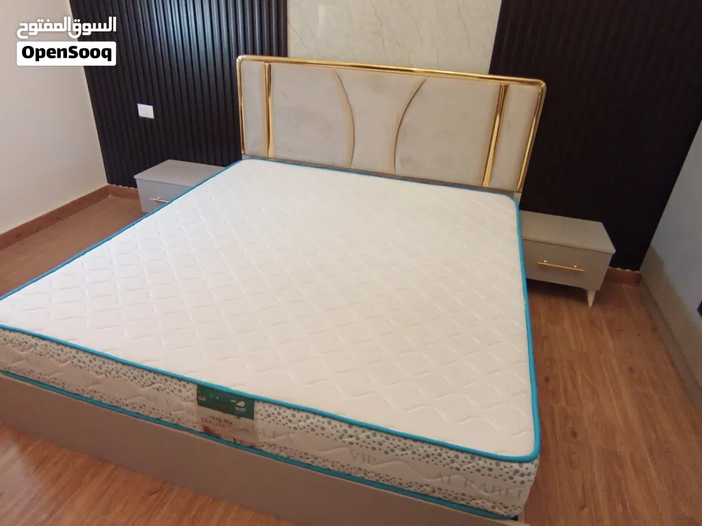 غرفة نوم شبه جديدة للبيع