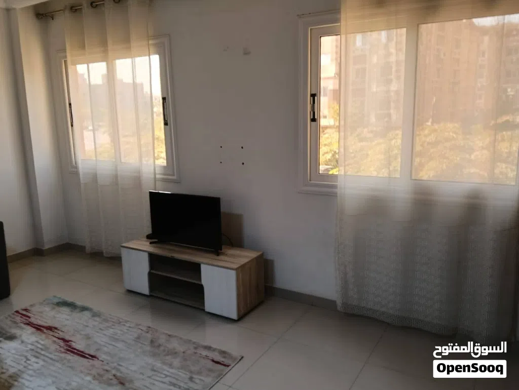شقة للبيع في مدينة الشيخ زايد داخل كمبوند حدائق الكونتيننتال، المساحة 170متر دور اول مكونة من 3 غرف