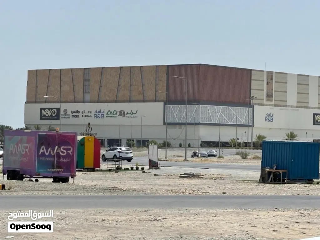 شقة للإيجار مفروشة بالكامل بجنب سوق بن راشد المعبيلة