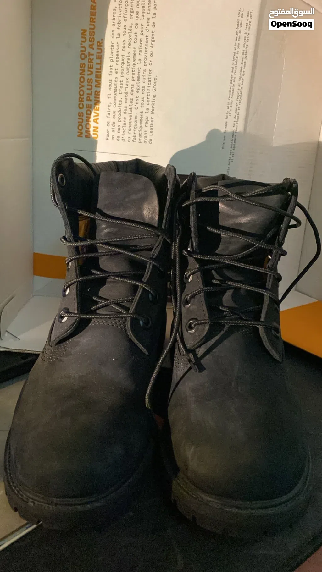 Timberland black boots (BARELY USED) in very good condition.