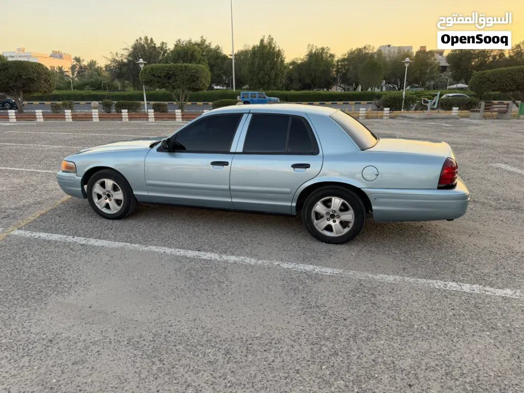 Ford Crown Victoria LX