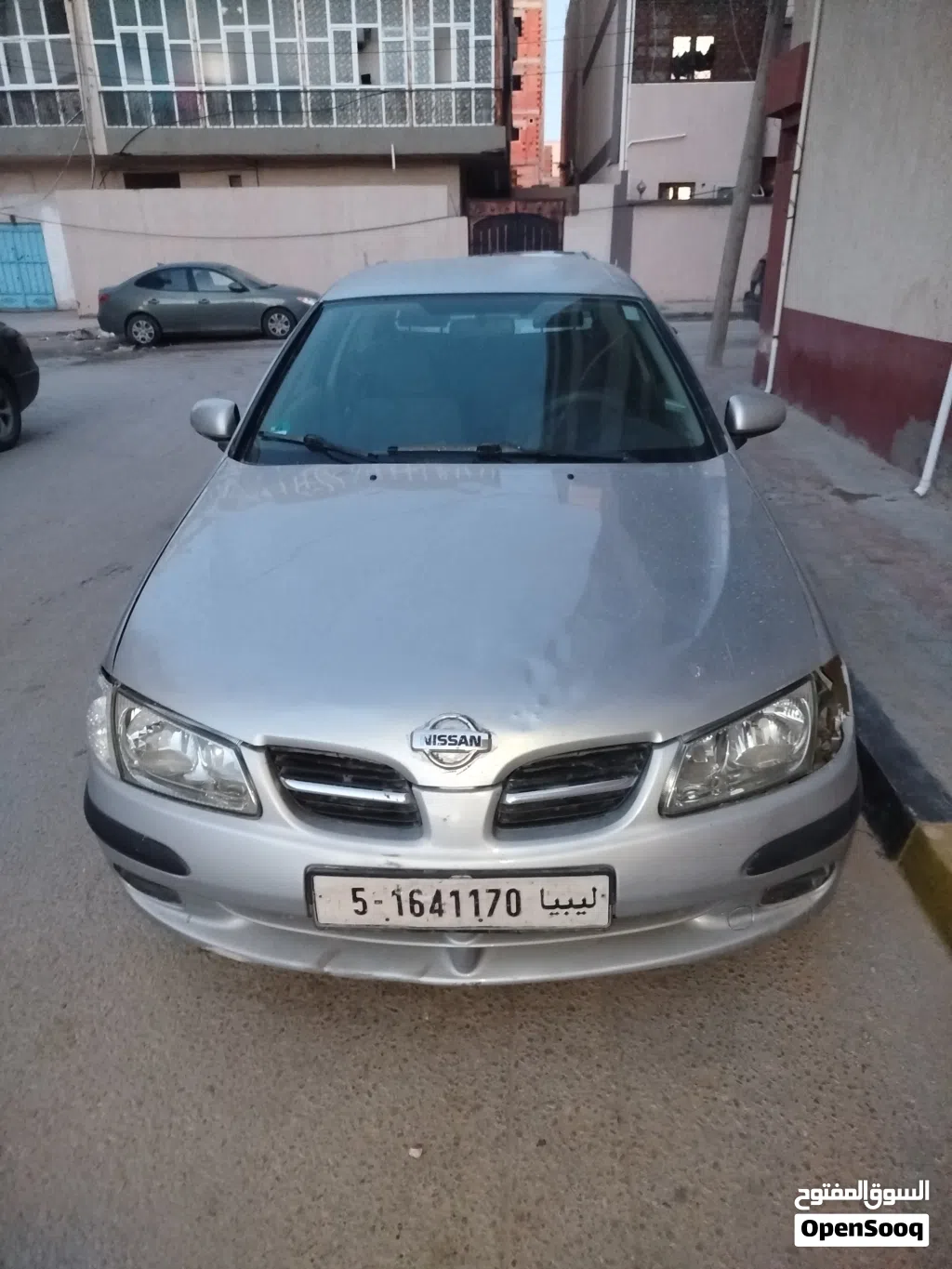 نيسان الميرا