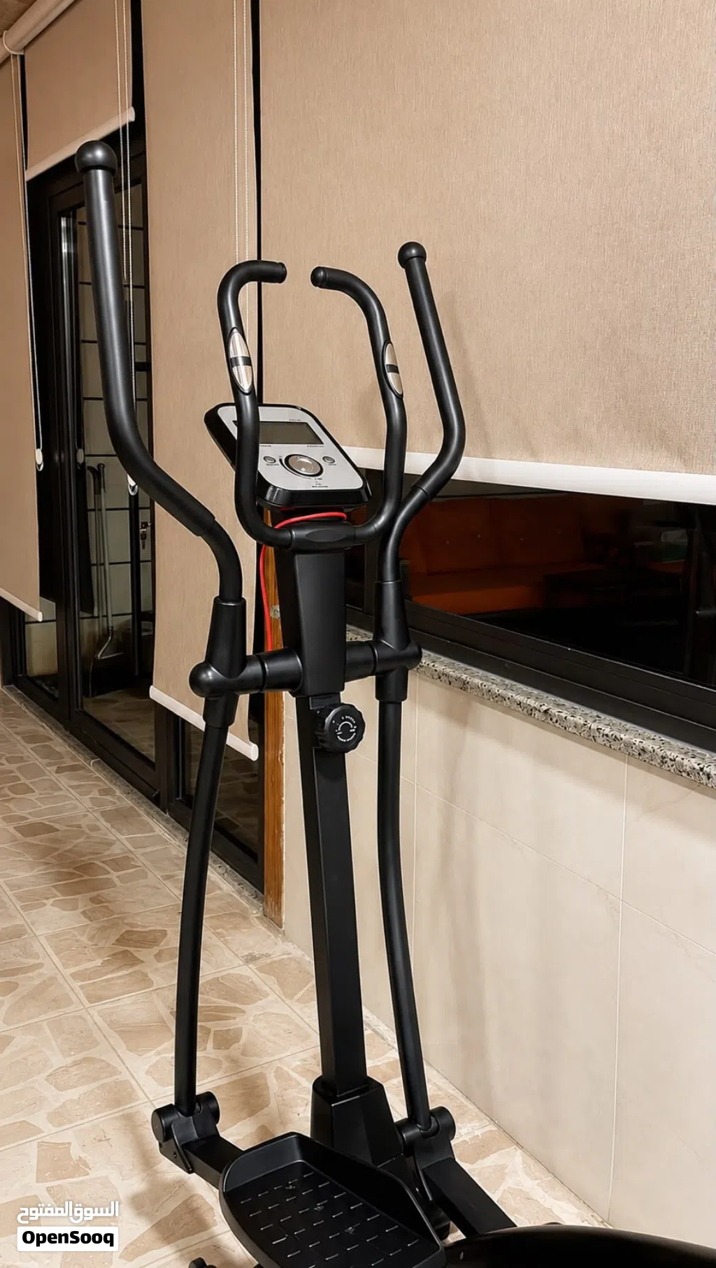 جهاز إليبتكال (Elliptical) رياضي شبه جديد - بحالة ممتازة