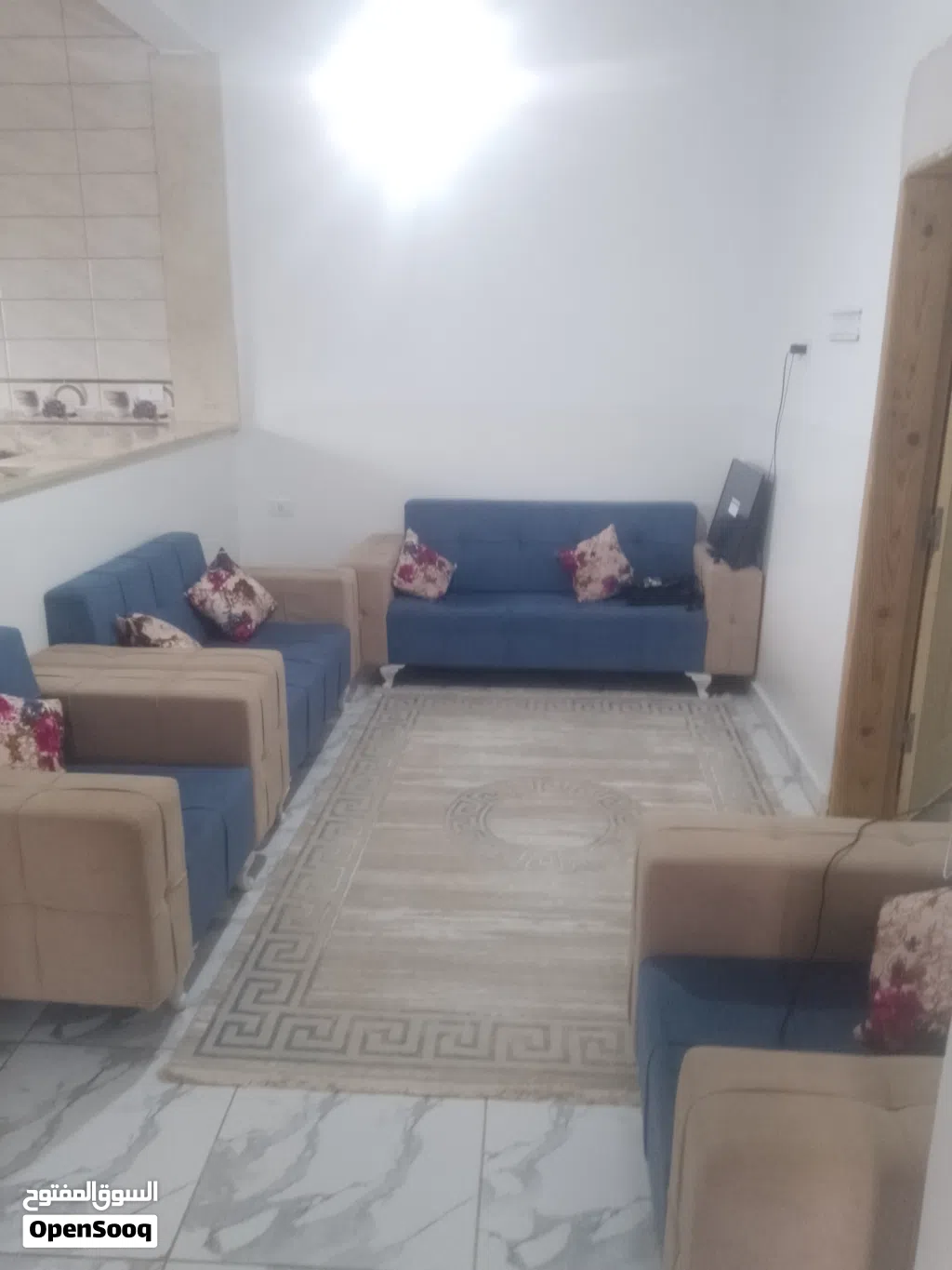 صالون شبه جديد للبيع في تاجوراء