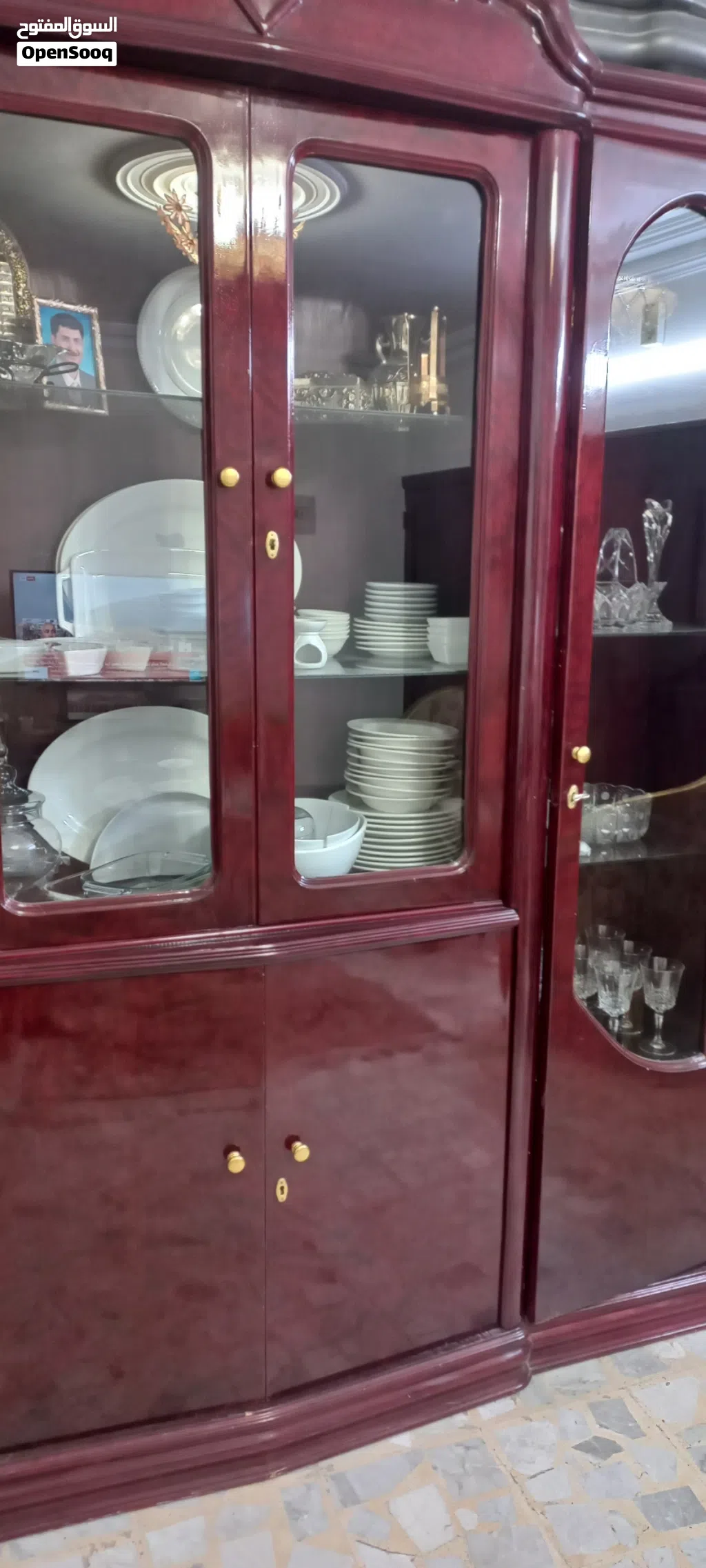 بوفيه سفره لون بنى للبيع