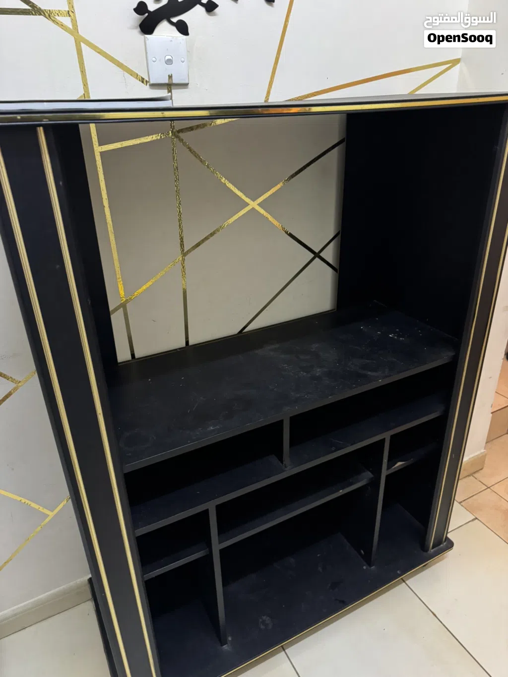 TVunit in a good condition
