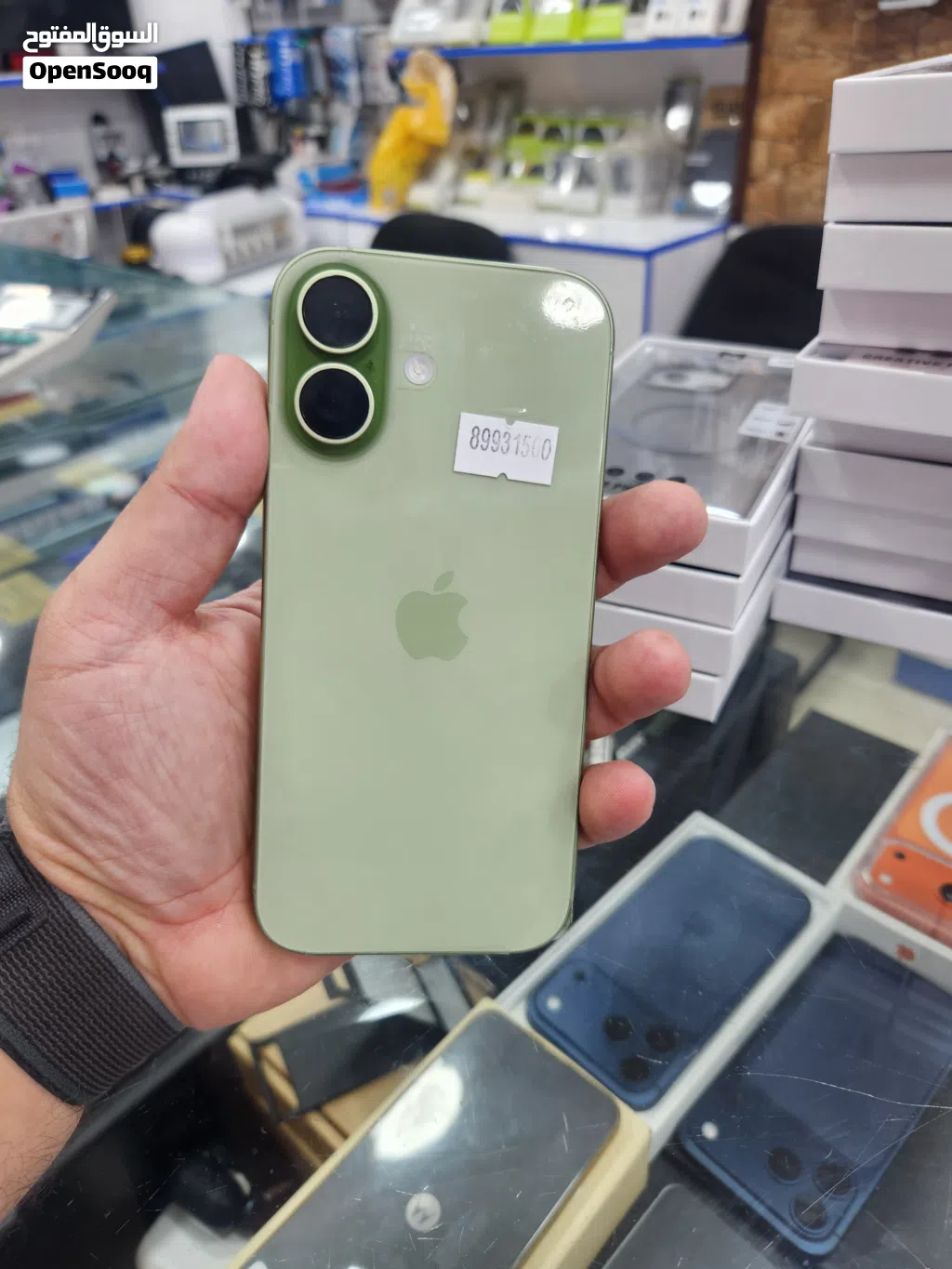iPhone 17 256GB بحالة الجديد بسعر مميز جدا