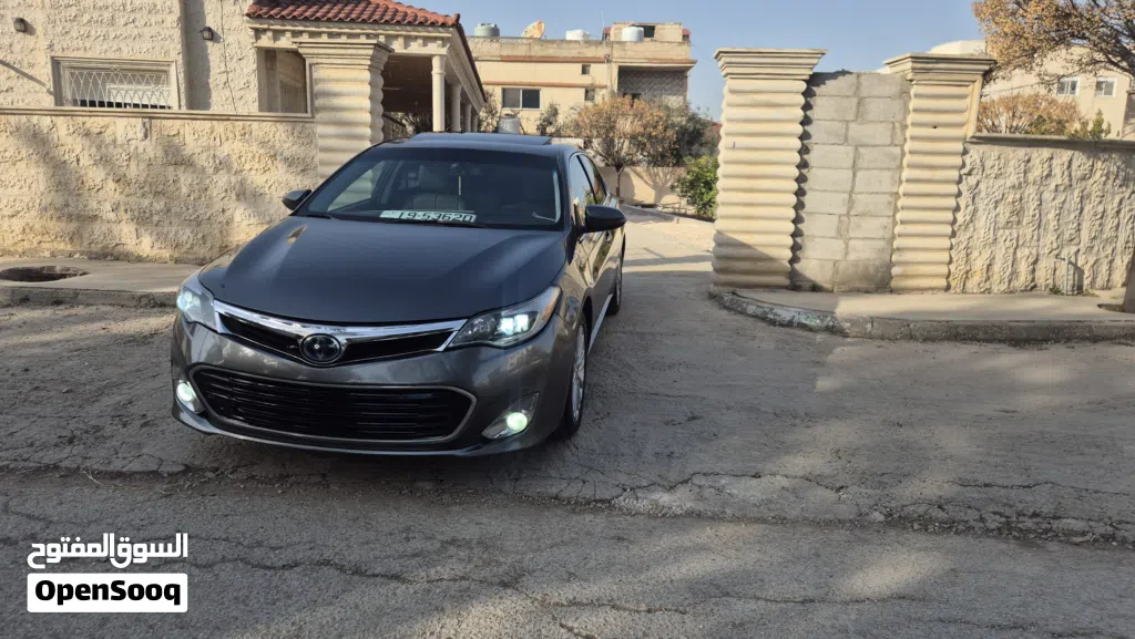 تويوتا افالون Limited