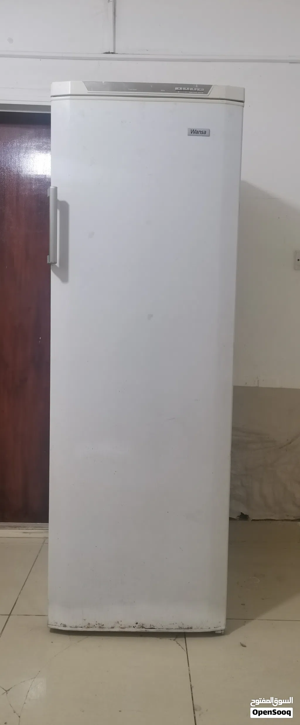 للبيع فريزر عمودي ونسا نوفروست