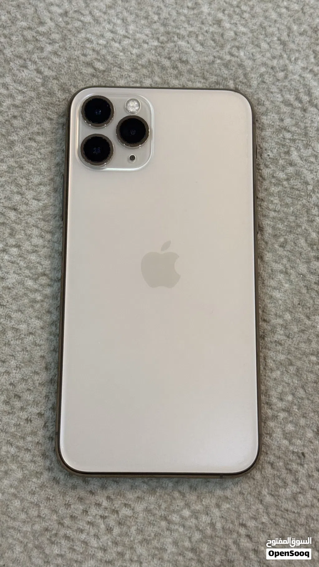 ايفون 11برو Iphone11pro مستعمل،مافيه اي خراب ولا مبدل اي قطعة (غير مفتوح من الداخل كلياً)