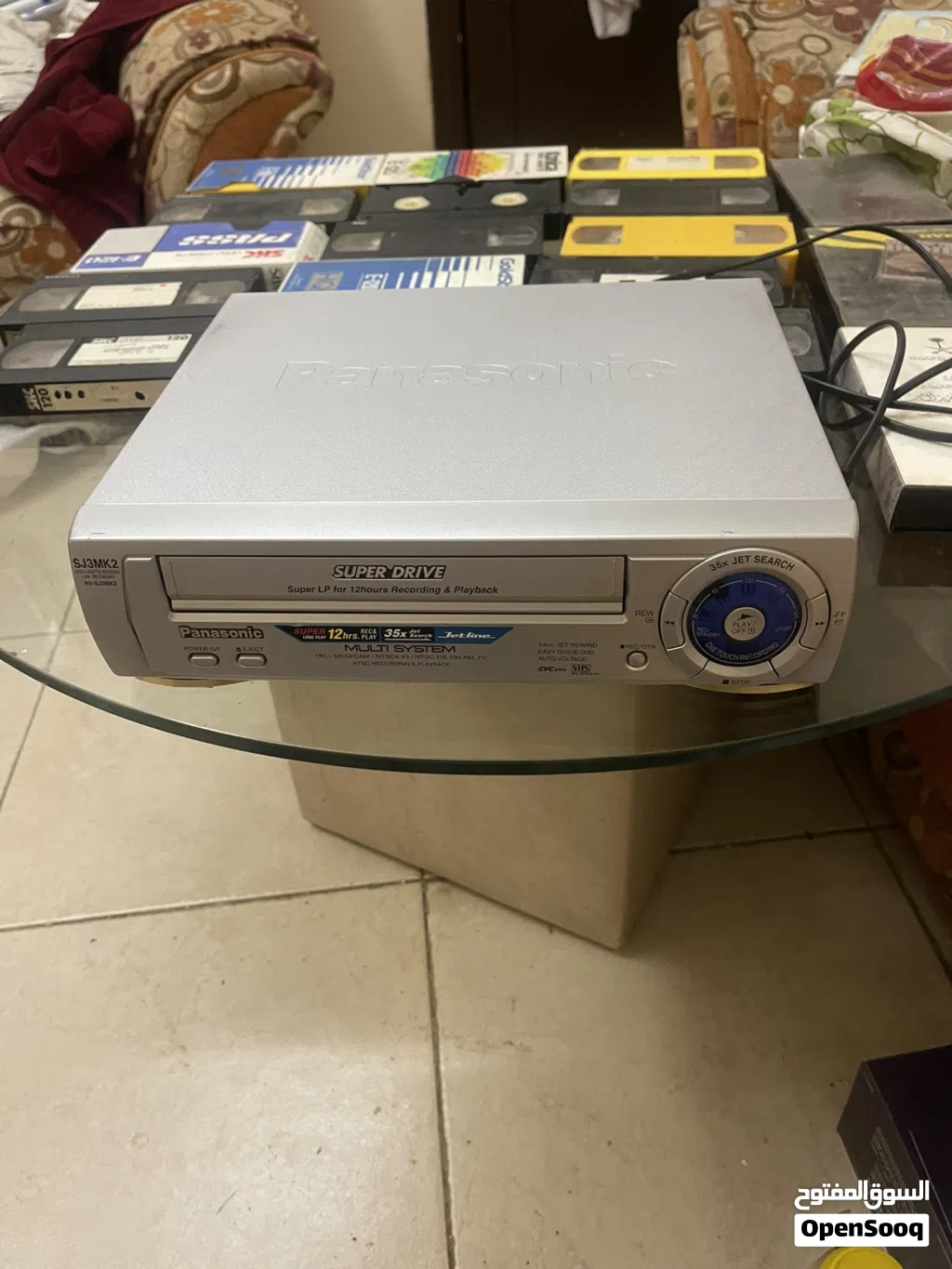 فيديو باناسونيك ياباني اصلي VHS نظيف جداً مع 17 شريط فيديو كبير وشنطة لحفظ الاشرطة
