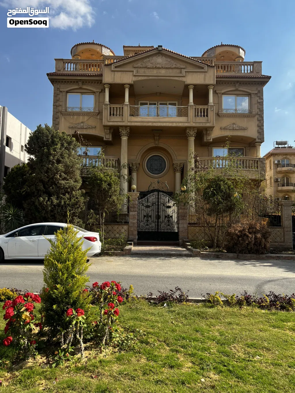 دور كامل للبيع في فيلا خاصة