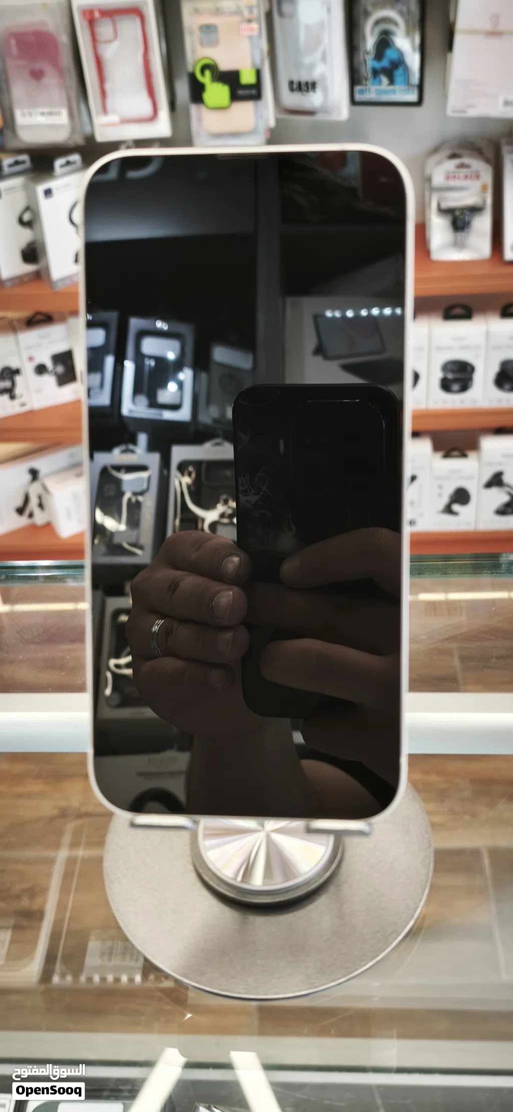 iphone 14 plus تخزين 128g لون ابيض بطارية 89% خالي من الخدوش بحالة الوكالة بسعر حرررق