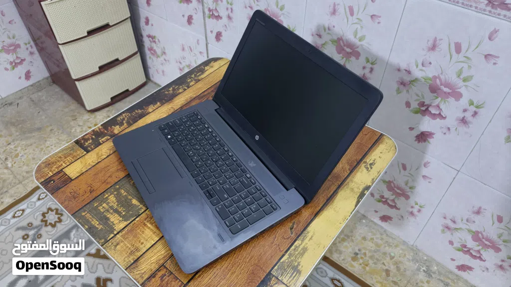 لابتوب hp ب350قفل