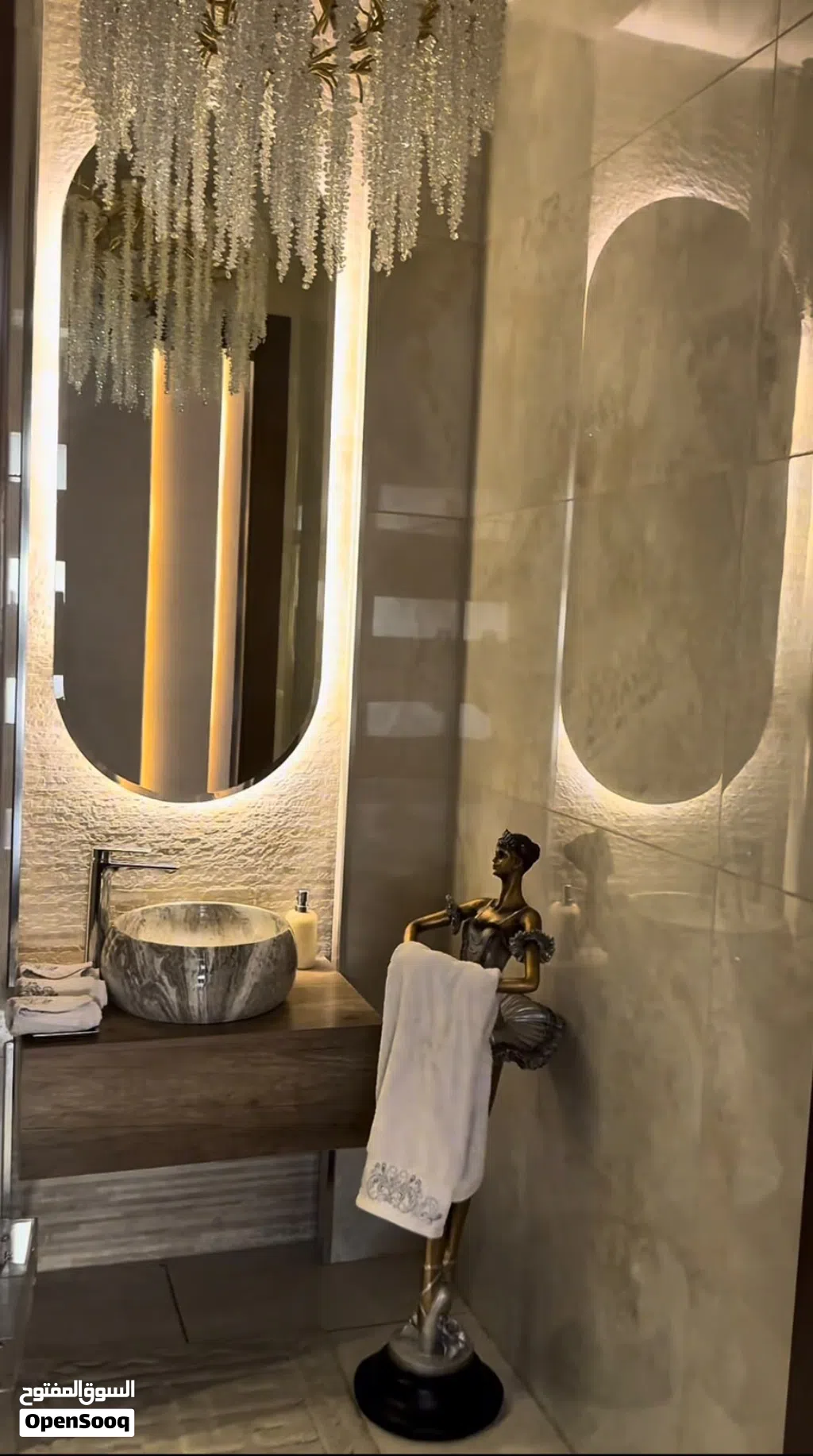 شقة حديثة و عصرية للبيع في دير غبار ( Property 49040 )-164948