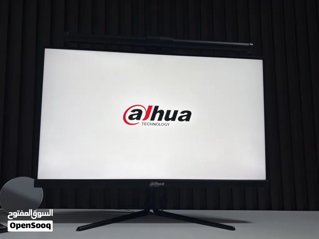 شاشه جيمنج 165hz. مقاس 24” مع الإضاءة