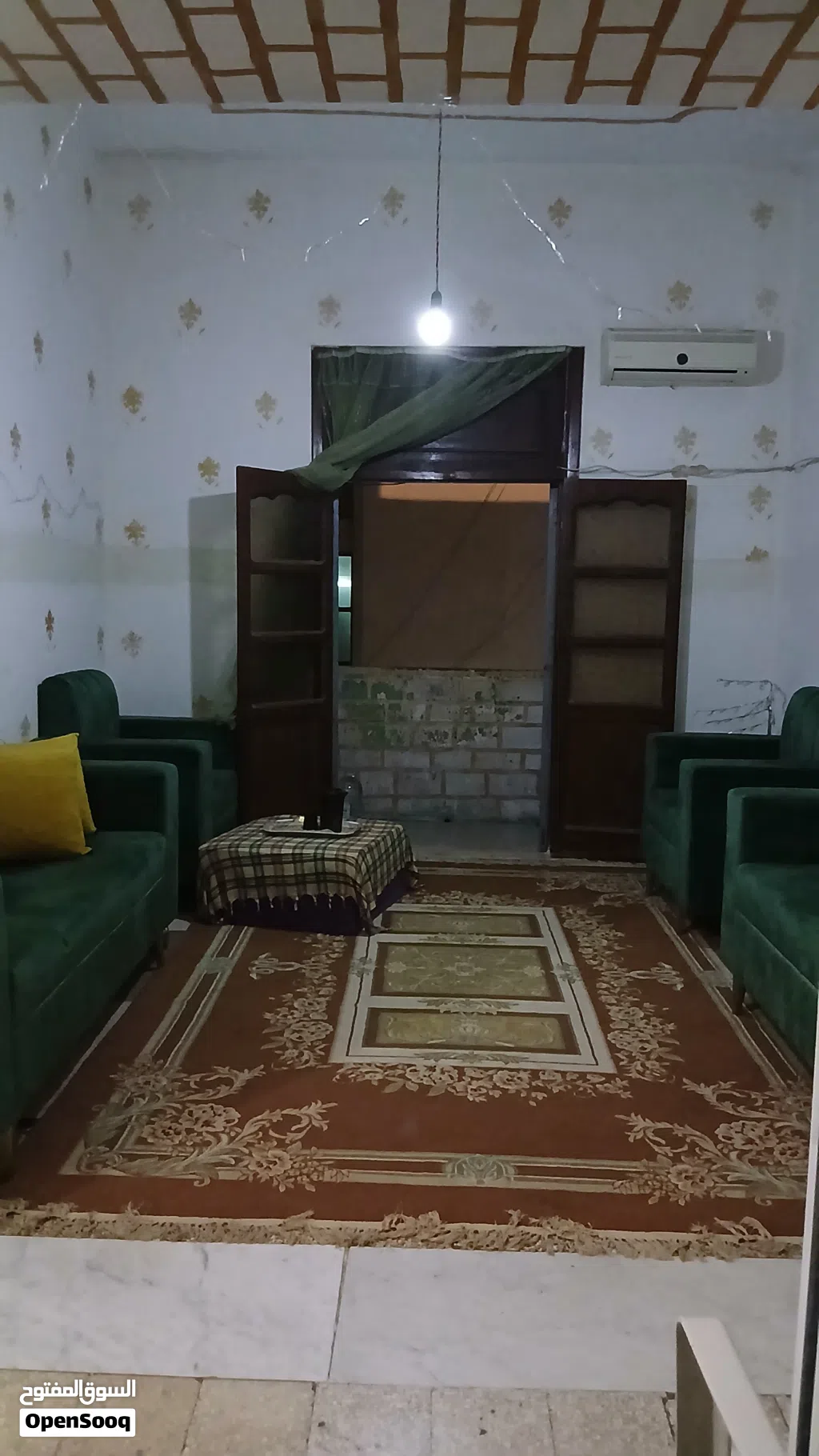 شقة للبيع الدور الأول كائنة بشارع المسيرة الكبرى تتكون من غرفتين وصالة وممر ومطبخ وحمام وبلكونة