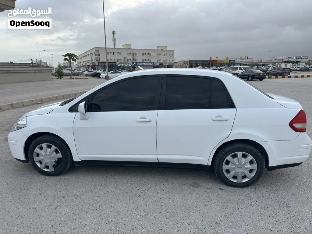 Nissan Tiida