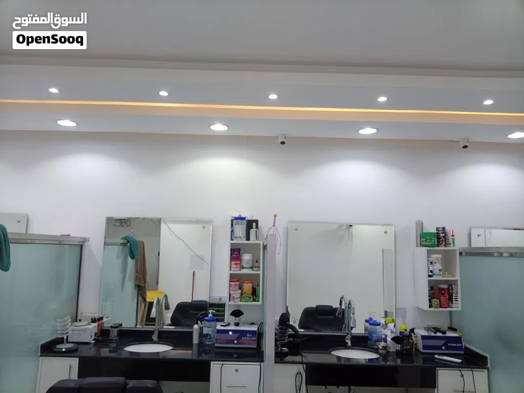 Barber shop for sale 4 Chairs everything is good