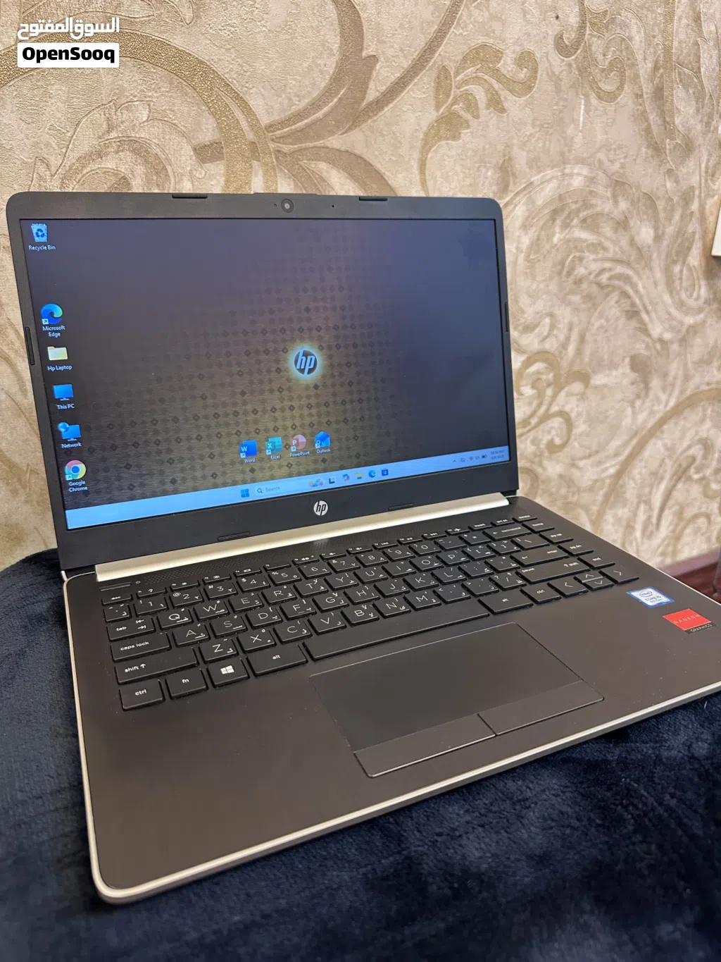 جهاز لابتوب HP مستعمل للبيع بحال الوكالة كرت شاشة خارجي لون ذهبي مميز