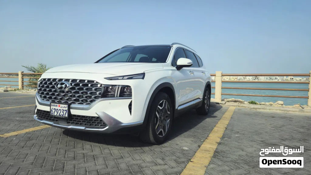 Hyundai Santa Fe SEL Premium