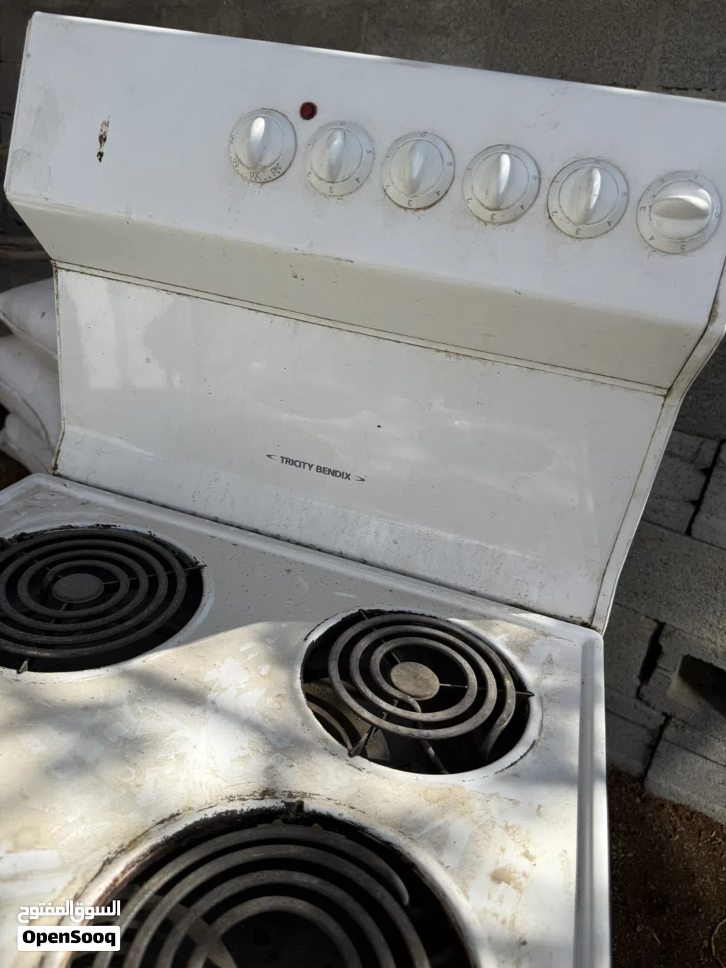 طباخه كهربائيه نظيفة