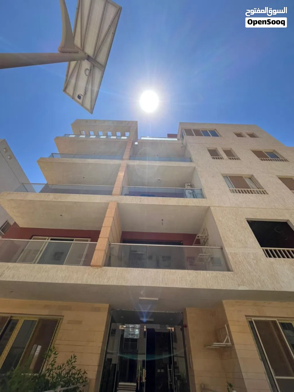 بروميناد :دوبلكس 245 متر + روف 170 متر