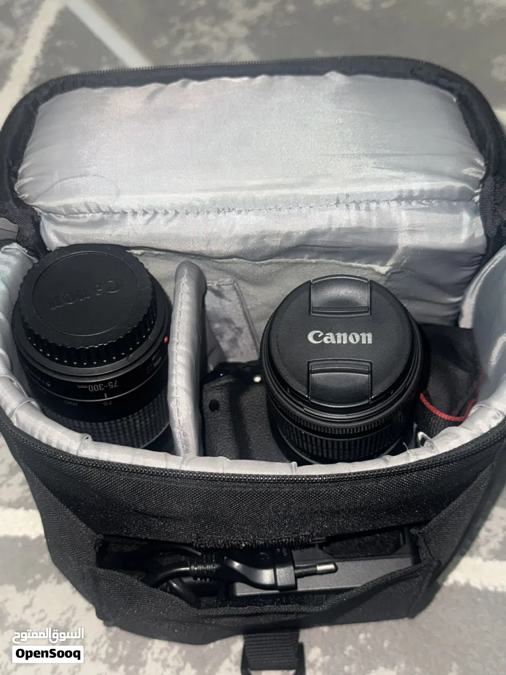 كاميرا كانون canon 700D شبه جديده للبيع بسعر مناسب